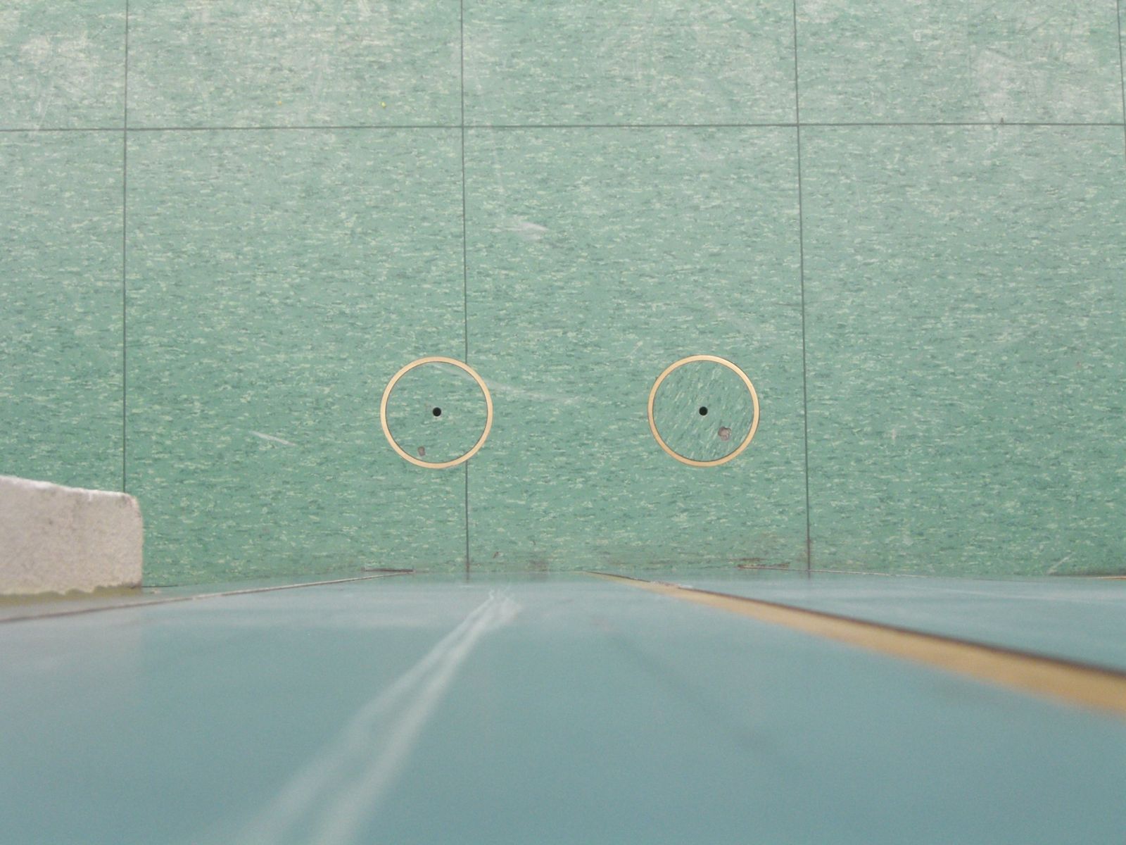 Hallenboden, von der Sitztribüne aus gesehen